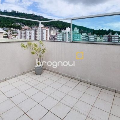 Cobertura com 112m², 3 quartos (sendo 1 suíte), 2 garagens, no bairro Trindade em Florianópolis