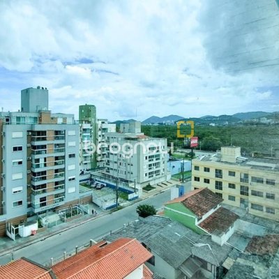 Cobertura com 112m², 3 quartos (sendo 1 suíte), 2 garagens, no bairro Trindade em Florianópolis