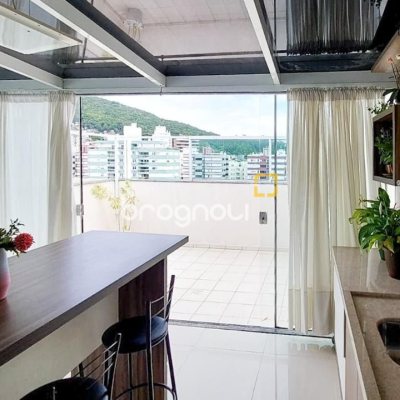 Cobertura com 112m², 3 quartos (sendo 1 suíte), 2 garagens, no bairro Trindade em Florianópolis