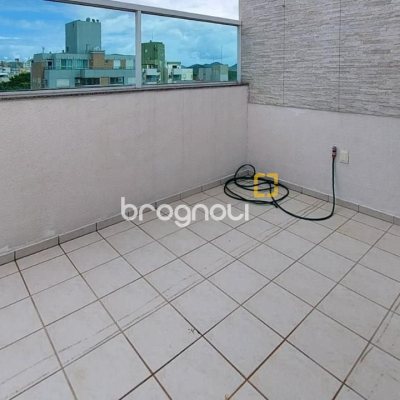 Cobertura com 112m², 3 quartos (sendo 1 suíte), 2 garagens, no bairro Trindade em Florianópolis