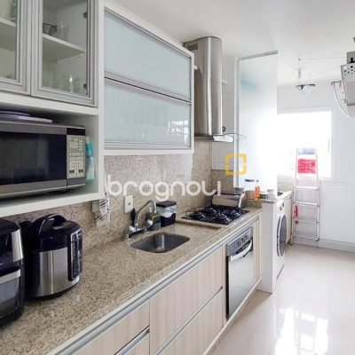 Cobertura com 112m², 3 quartos (sendo 1 suíte), 2 garagens, no bairro Trindade em Florianópolis