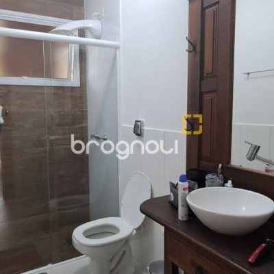 Casa de Condomínio com 328m², 5 quartos (sendo 3 suítes), 4 garagens, no bairro Sambaqui em Florianópolis