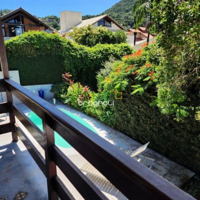 Casa de Condomínio com 328m², 5 quartos (sendo 3 suítes), 4 garagens, no bairro Sambaqui em Florianópolis