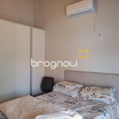 Casa de Condomínio com 328m², 5 quartos (sendo 3 suítes), 4 garagens, no bairro Sambaqui em Florianópolis