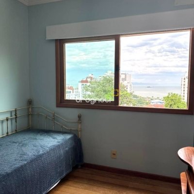 Casa com 407m², 4 quartos (sendo 1 suíte), 6 garagens, no bairro Agronômica em Florianópolis