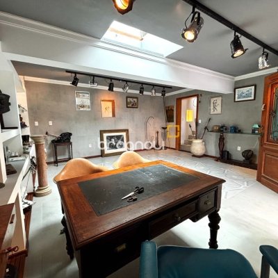 Casa com 407m², 4 quartos (sendo 1 suíte), 6 garagens, no bairro Agronômica em Florianópolis