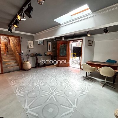 Casa com 407m², 4 quartos (sendo 1 suíte), 6 garagens, no bairro Agronômica em Florianópolis