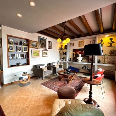 Casa com 407m², 4 quartos (sendo 1 suíte), 6 garagens, no bairro Agronômica em Florianópolis