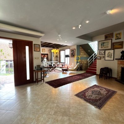 Casa com 407m², 4 quartos (sendo 1 suíte), 6 garagens, no bairro Agronômica em Florianópolis