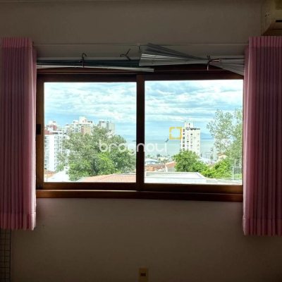 Casa com 407m², 4 quartos (sendo 1 suíte), 6 garagens, no bairro Agronômica em Florianópolis