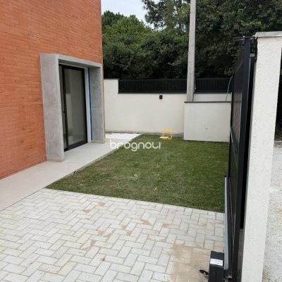 Casa com 127m², 3 quartos (sendo 1 suíte), 3 garagens, no bairro São João do Rio Vermelho em Florianópolis
