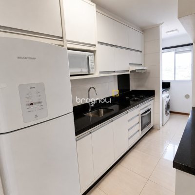 Apartamento com 69m², 2 quartos (sendo 1 suíte), 1 garagem, no bairro Vila Becker em Santo Amaro da Imperatriz
