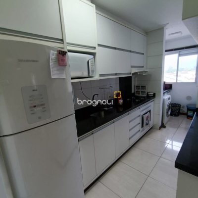 Apartamento com 69m², 2 quartos (sendo 1 suíte), 1 garagem, no bairro Vila Becker em Santo Amaro da Imperatriz
