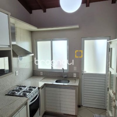 Apartamento com 79m², 3 quartos (sendo 1 suíte), 1 garagem, no bairro Santinho em Florianópolis