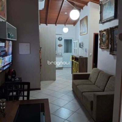 Apartamento com 79m², 3 quartos (sendo 1 suíte), 1 garagem, no bairro Santinho em Florianópolis