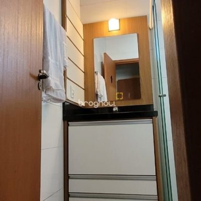 Apartamento com 79m², 3 quartos (sendo 1 suíte), 1 garagem, no bairro Santinho em Florianópolis