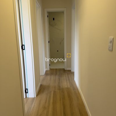 Casa com 127m², 3 quartos (sendo 1 suíte), 3 garagens, no bairro São João do Rio Vermelho em Florianópolis