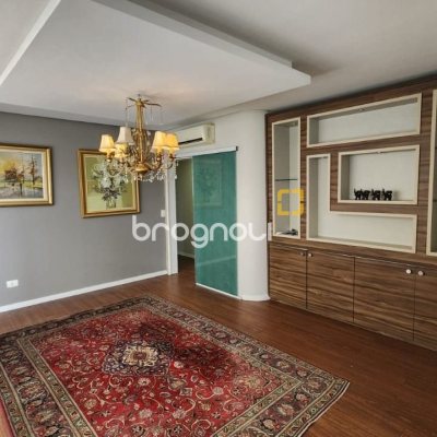 Apartamento com 226m², 4 quartos (sendo 2 suítes), 2 garagens, no bairro Beira Mar em Florianópolis