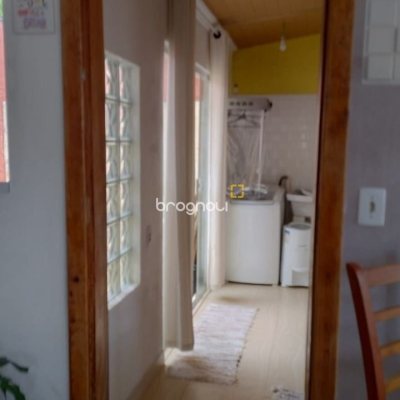 Casa com 54m², 3 quartos, 1 garagem, no bairro Sambaqui em Florianópolis