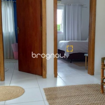 Casa com 54m², 3 quartos, 1 garagem, no bairro Sambaqui em Florianópolis