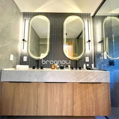 Apartamento com 149m², 3 quartos (sendo 3 suítes), 2 garagens, no bairro Jurerê em Florianópolis