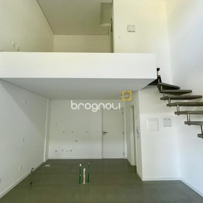 Loft com 43m², 1 quarto (sendo 1 suíte), 1 garagem, no bairro Ribeirão da Ilha em Florianópolis