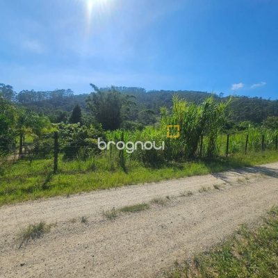 Sítio com 3699m², 2 quartos, no bairro Fazenda de Dentro em Biguaçu