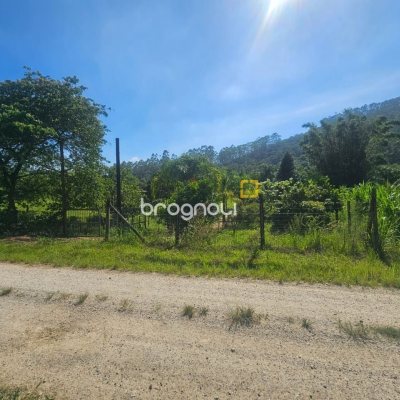 Sítio com 3699m², 2 quartos, no bairro Fazenda de Dentro em Biguaçu