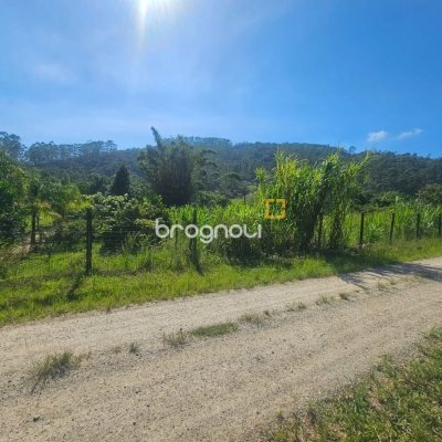 Sítio com 3699m², 2 quartos, no bairro Fazenda de Dentro em Biguaçu