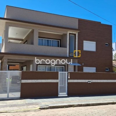Casa com 257m², 6 quartos (sendo 2 suítes), 2 garagens, no bairro Ingleses em Florianópolis