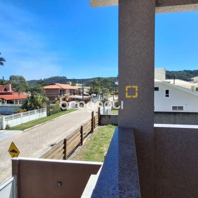 Casa com 257m², 6 quartos (sendo 2 suítes), 2 garagens, no bairro Ingleses em Florianópolis
