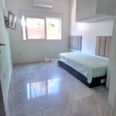 Casa com 257m², 6 quartos (sendo 2 suítes), 2 garagens, no bairro Ingleses em Florianópolis