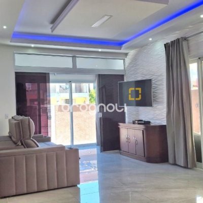 Casa com 257m², 6 quartos (sendo 2 suítes), 2 garagens, no bairro Ingleses em Florianópolis