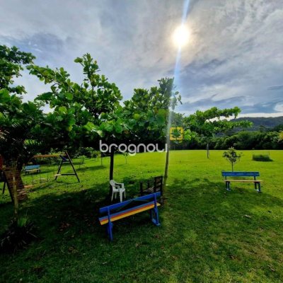 Casa com 257m², 6 quartos (sendo 2 suítes), 2 garagens, no bairro Ingleses em Florianópolis