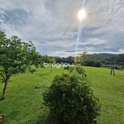Casa com 257m², 6 quartos (sendo 2 suítes), 2 garagens, no bairro Ingleses em Florianópolis