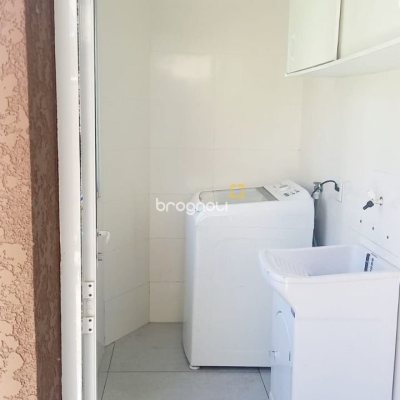 Casa com 257m², 6 quartos (sendo 2 suítes), 2 garagens, no bairro Ingleses em Florianópolis
