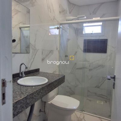 Casa com 257m², 6 quartos (sendo 2 suítes), 2 garagens, no bairro Ingleses em Florianópolis