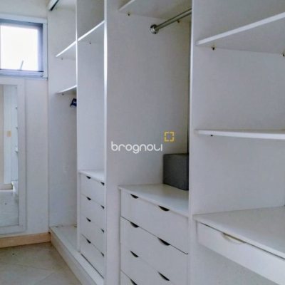 Casa com 286m², 3 quartos (sendo 3 suítes), 2 garagens, no bairro Jurerê em Florianópolis