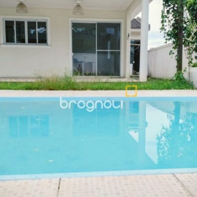 Casa com 286m², 3 quartos (sendo 3 suítes), 2 garagens, no bairro Jurerê em Florianópolis