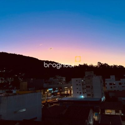 Cobertura com 116m², 3 quartos (sendo 3 suítes), 2 garagens, no bairro Trindade em Florianópolis