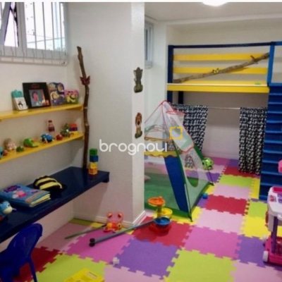 Cobertura com 116m², 3 quartos (sendo 3 suítes), 2 garagens, no bairro Trindade em Florianópolis