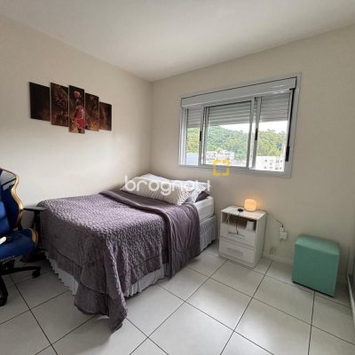 Cobertura com 116m², 3 quartos (sendo 3 suítes), 2 garagens, no bairro Trindade em Florianópolis