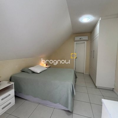 Cobertura com 116m², 3 quartos (sendo 3 suítes), 2 garagens, no bairro Trindade em Florianópolis