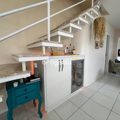 Cobertura com 116m², 3 quartos (sendo 3 suítes), 2 garagens, no bairro Trindade em Florianópolis
