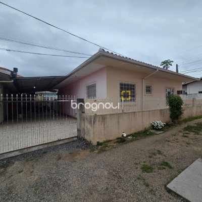 Terreno com 1292m², no bairro Carianos em Florianópolis