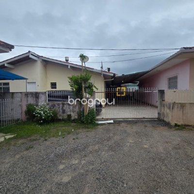 Terreno com 1292m², no bairro Carianos em Florianópolis
