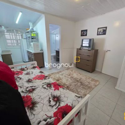 Casa com 107m², 4 quartos, 1 garagem, no bairro Ingleses do Rio Vermelho em Florianópolis