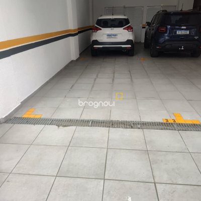 Apartamento com 72m², 2 quartos (sendo 1 suíte), 2 garagens, no bairro João Paulo em Florianópolis