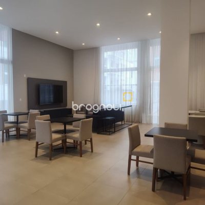 Apartamento com 72m², 2 quartos (sendo 1 suíte), 2 garagens, no bairro João Paulo em Florianópolis
