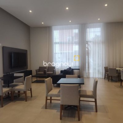 Apartamento com 72m², 2 quartos (sendo 1 suíte), 2 garagens, no bairro João Paulo em Florianópolis